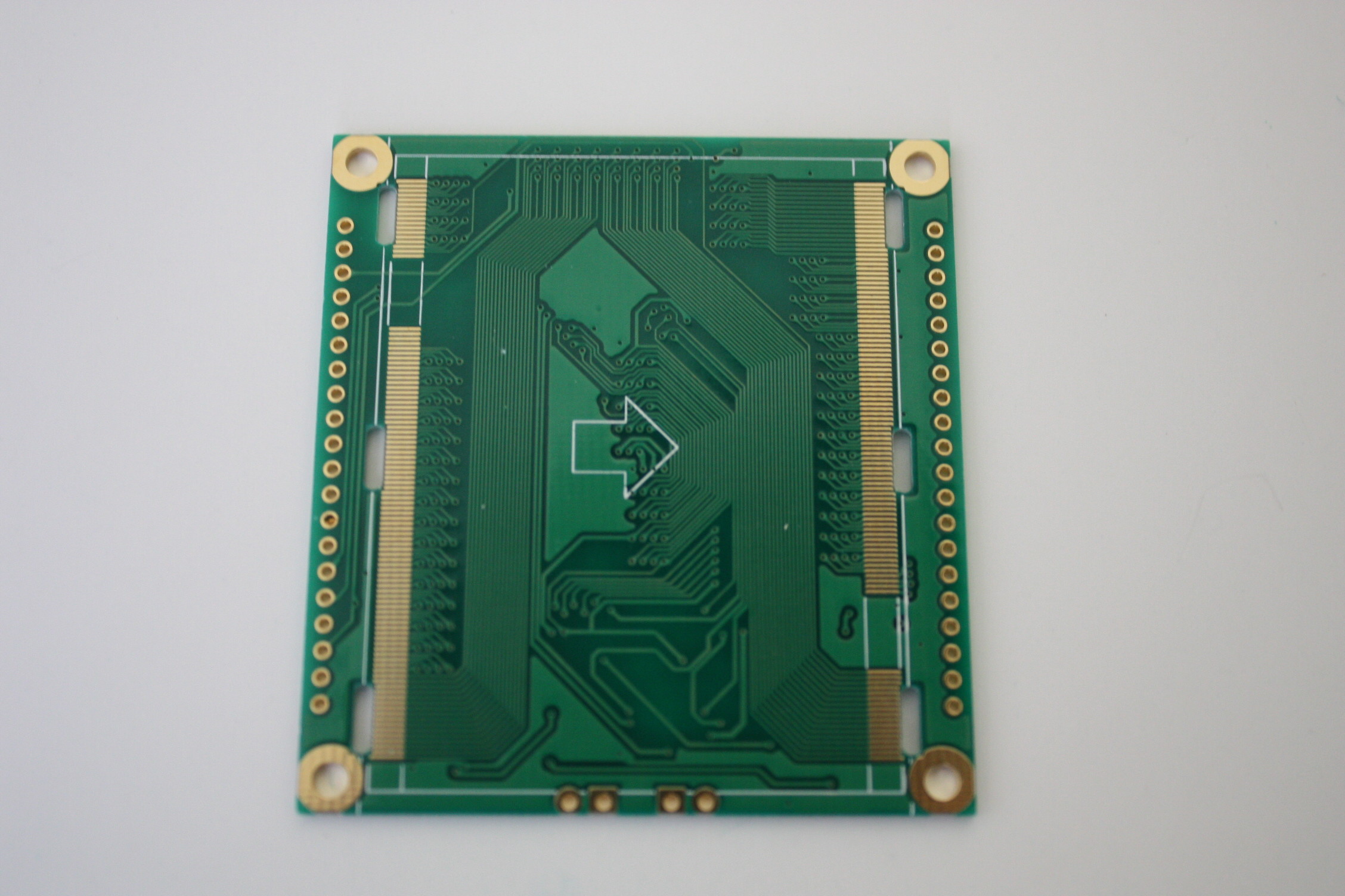 OEM 12 Layer High Current PCB Immersion Gold Green Solder Mask Untuk Pengisi Daya Nirkabel